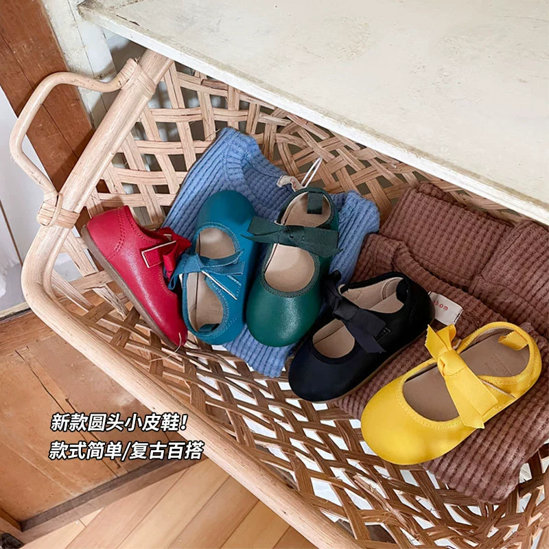 Осень 2023 новая детская Маленькая кожаная обувь на мягкой подошве для девочек, танцевальная обувь для детского сада, кожаная обувь на липучке