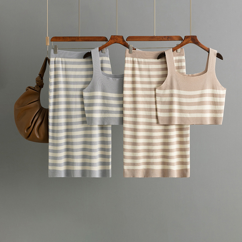 246g Weight Sleeveless Sleeve Length Ice Silk Fabric Type Leisure Suit Sets Type Daily Occasion Collarless Neckline Contrast Binding Function Slim Fit Type Stripes/Plaid Pattern Summer Season Women's Gender Basic, Commute style Style Daily Women's Basic Commute Style Stripes/Plaid Ice Silk Leisure Suit Skirt Sets 无