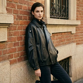 女式毛呢外套;女式皮衣;皮草