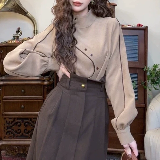 Ретро портовый аромат твил шерстяную рубашку женский 2024 весенний повседневный острый воротник с золотыми пуговицами, дизайн нишевых топ