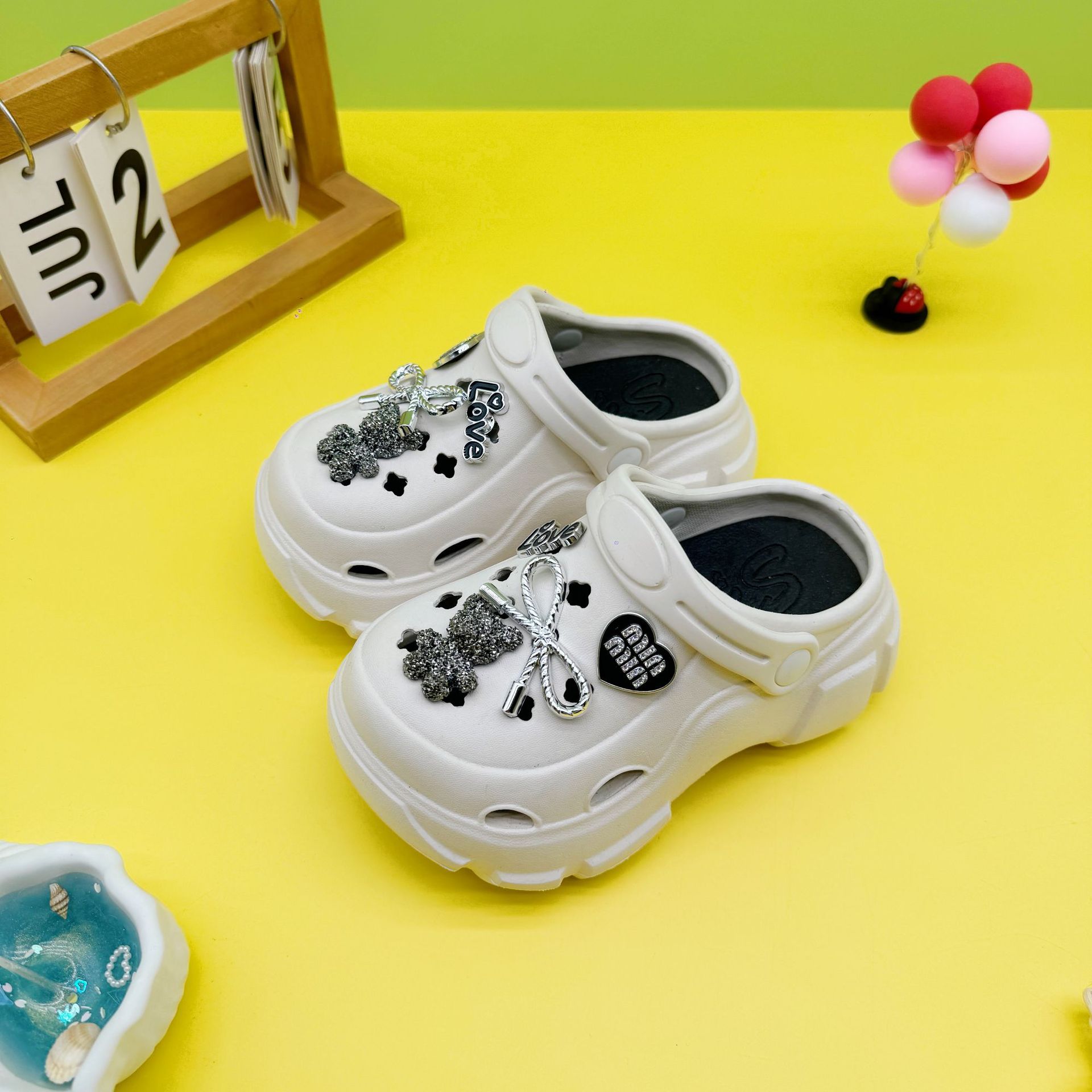 Summer New Cartoon Black Diamond Bear Children's Outdoor Thick-Soled Clogs Baby Slippers Summer Outdoor Beach Sandals