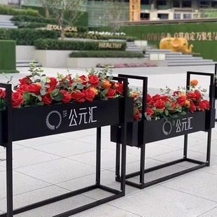 Simple wrought iron outdoor flower stand floor-to-floor flower box planting slot partition fence green plant decoration restaurant outside flower bed