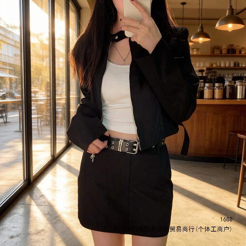 美式复古酷辣妹黑色短款外套女春秋季新款修身感立领夹克上衣