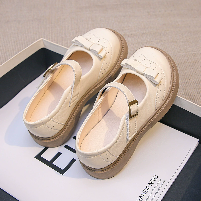 2025 новые кожаные туфли для девочек, туфли для девочек, весенние и осенние туфли на плоской подошве, туфли принцессы на мягкой подошве для маленьких девочек, маленькие кожаные туфли для женщин.