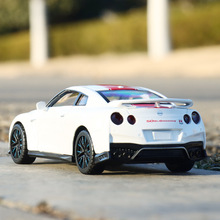 彩珀5.5寸宝马Z4 M40I合金汽车模型M850I回力开门声光玩具日产GTR