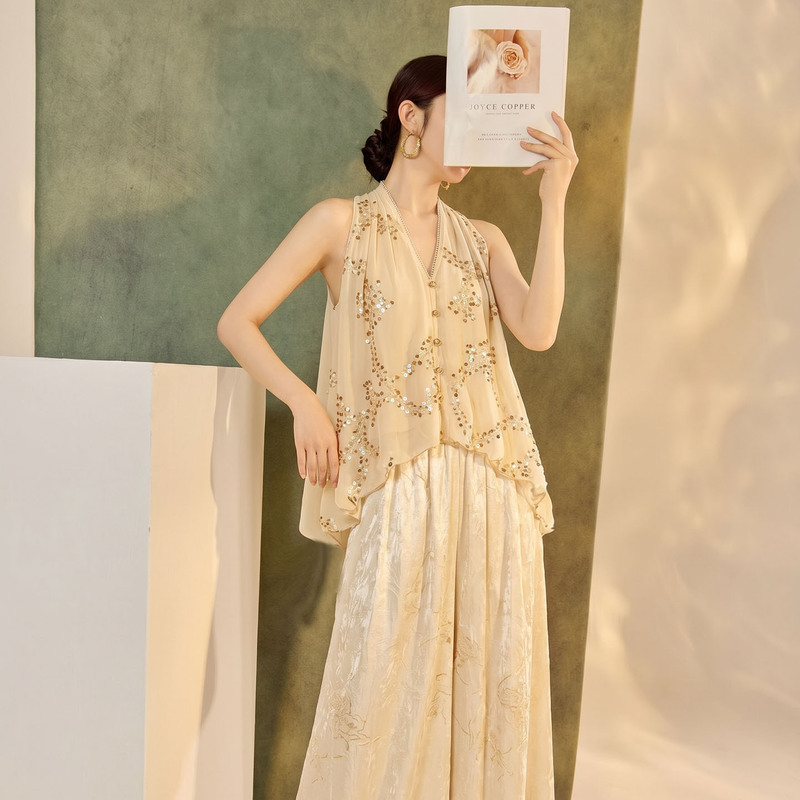 New Chinese-Style Halter V-Neck Chiffon Top with Heavy Sequin Embroidery, Loose Fit, Slimming, Elegant Sleeveless Blouse P0642