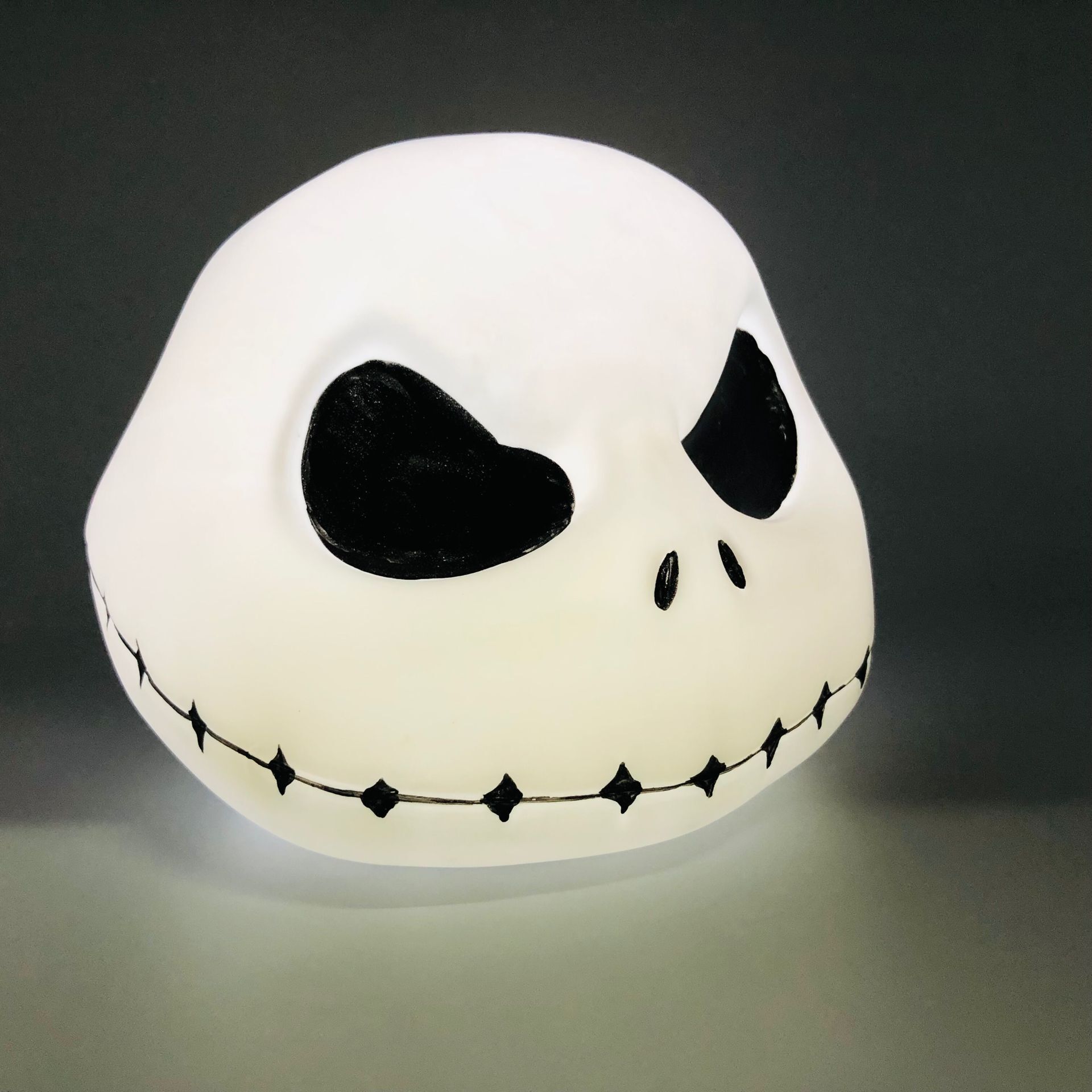 Luz LED de Noche Creativa USB con Luz Cambiante de Color para Halloween