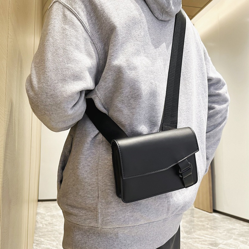 PU斜挎包男2024新款休閒郵差包韓版潮牌單肩包簡約手機小方包跨境
