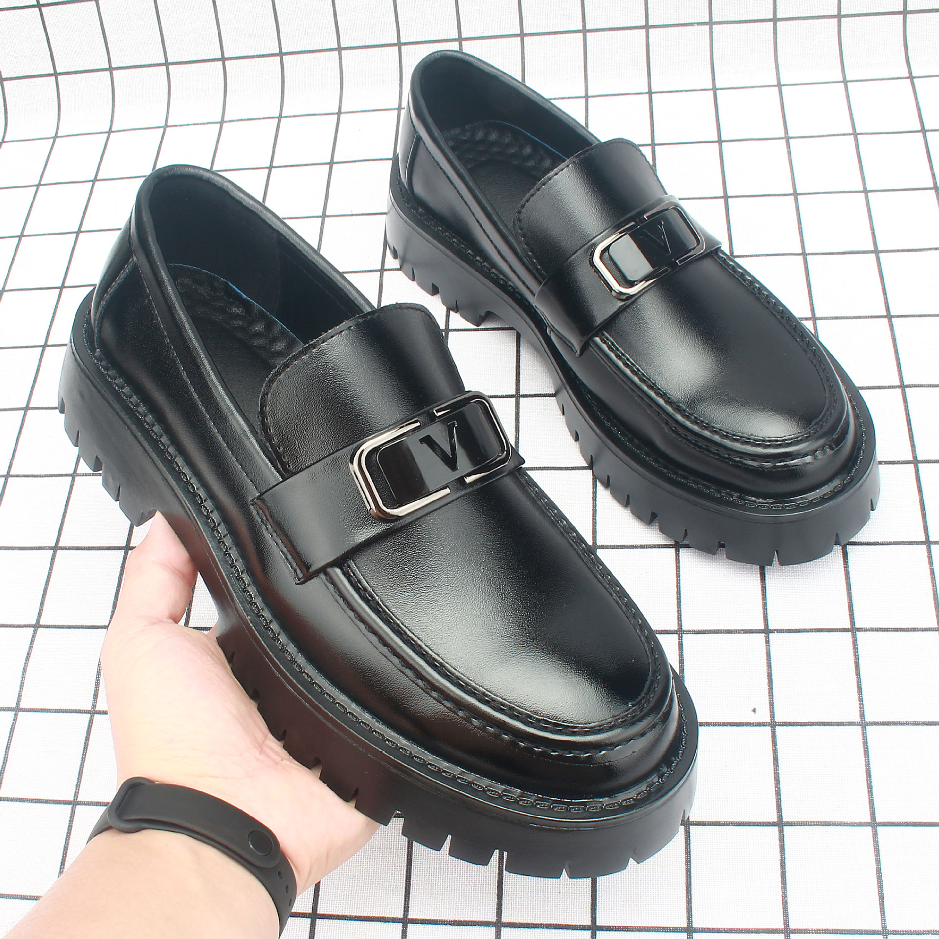 ��ʿ����ƤЬ����ʱ���ָ�ЬƤЬһ�ŵź�ɫ����ͨ���𽺵�Ь376