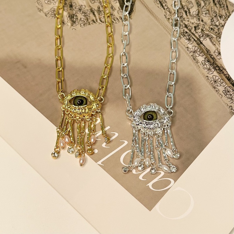 Women's Gender Vacation Classic Style Solid Color Alloy Paperclip Chain Pendant Necklaces Wholesale