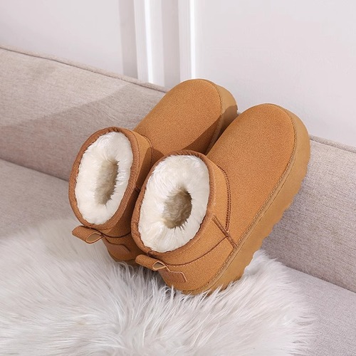 Women's Thick-Sole Snow Boots, Fur-Integrated, Winter Style, Similar to Zhou Yu's Short-Tube Winter Boots with Fleece Lining and Thick Cotton