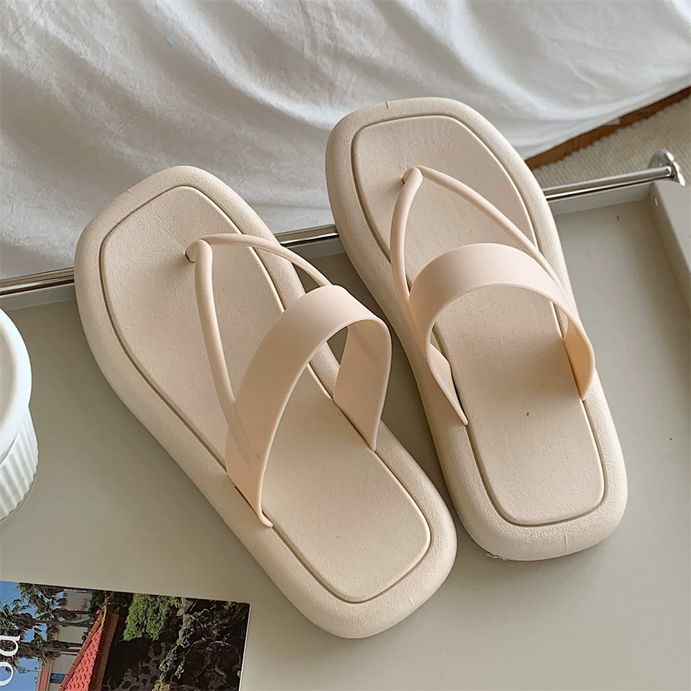 Женские летние креативные модные однотонные шлепанцы с зажимом на открытом воздухе, корейские повседневные пляжные сандалии с мягкой подошвой