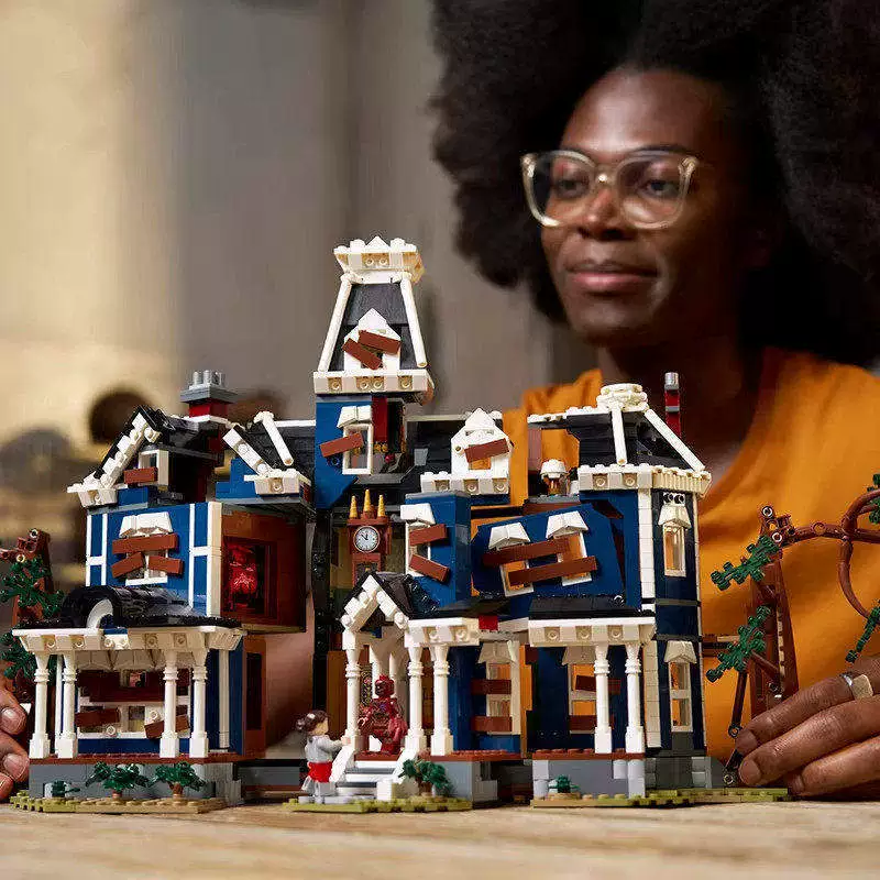 Кроссбордер совместимыe конструктор LEGO 11370 Дом Улей Странные дела детские сборные строительные блоки игрушки подарки оптом