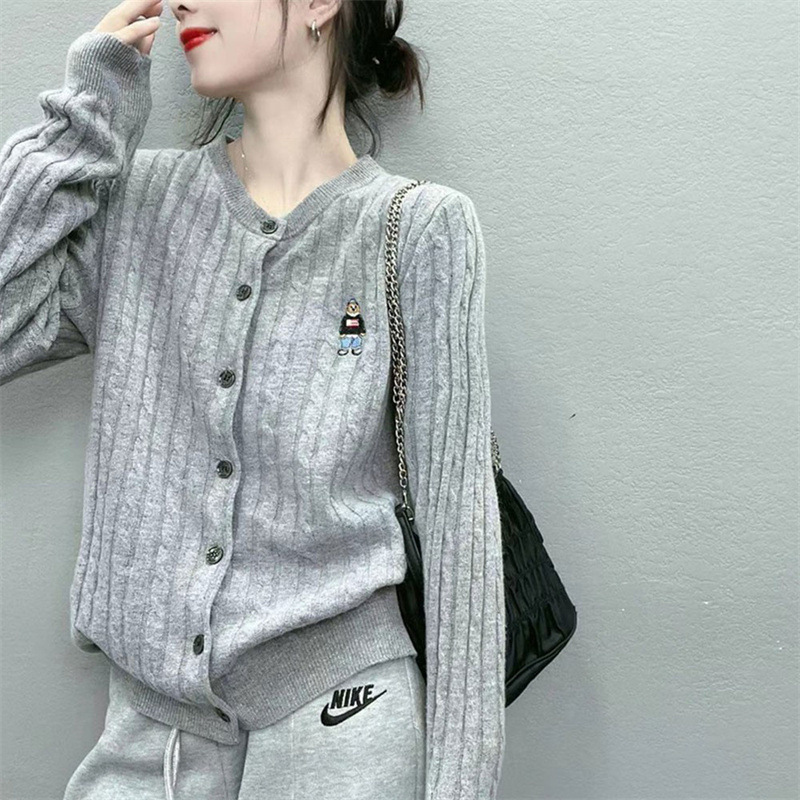 Outlet Clearance Counter Withdrawal Brand Korean Style Gray Sweater Age-Reducing Embroidered Ribbed Cardigan Knit Top