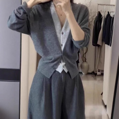 法式100%羊毛衫女秋冬叠穿V领拼色假俩件针织开衫毛衣外套打底衫
