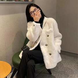 白色羊羔毛绒外套女秋冬季2024新款爆款毛茸茸小香慵懒风短款加厚