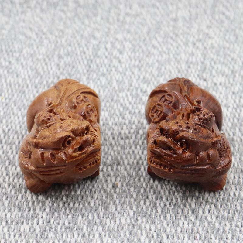 白酸の枝の木の彫刻の取っ手の件の木のペンダントの十二生肖の文は取っ手の赤い木の工芸品の置物の卸売りをします。|undefined