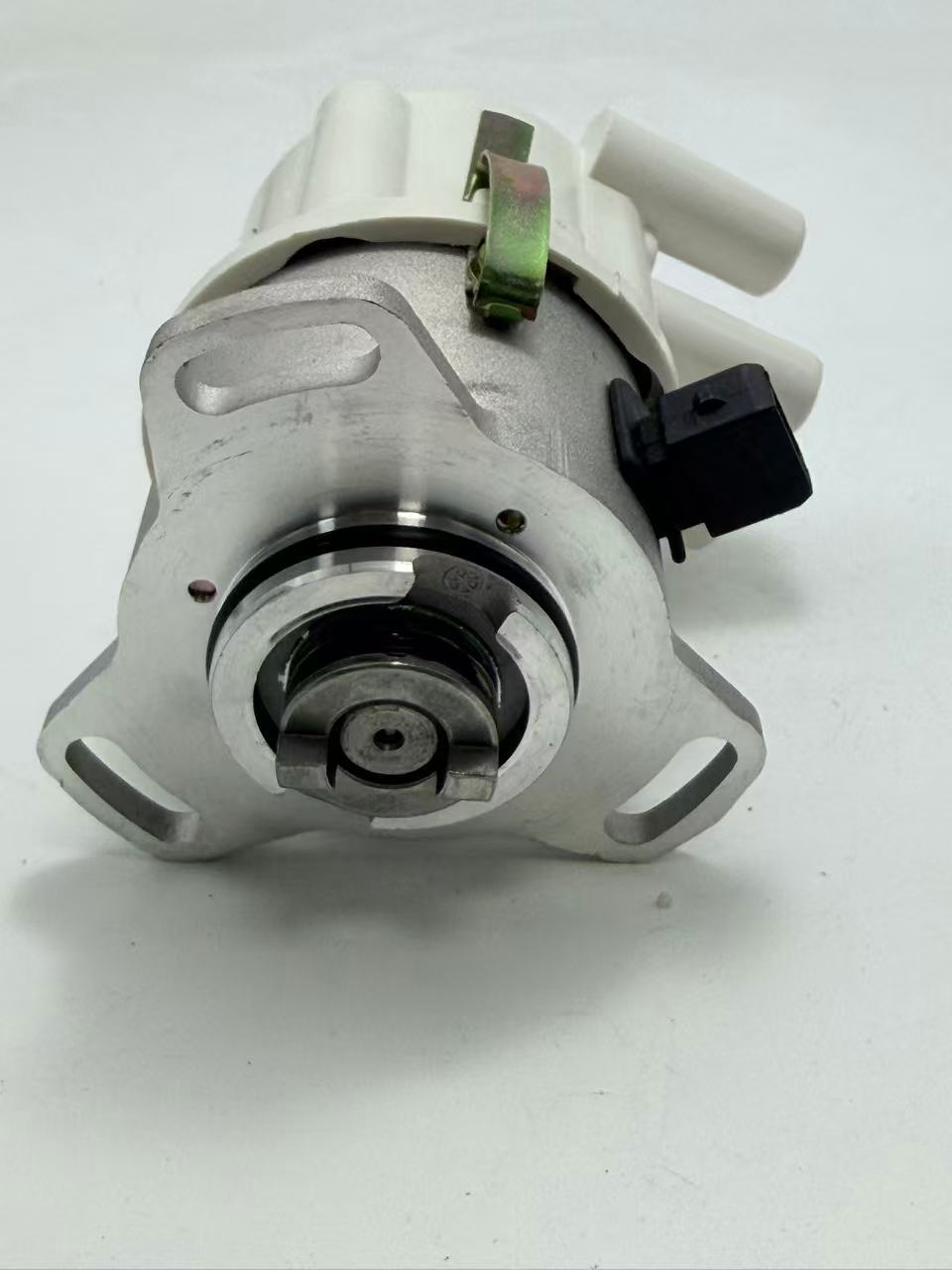 3247 distributor is a popular product suitable for Toyota car ignition distributors DT453L wholesale