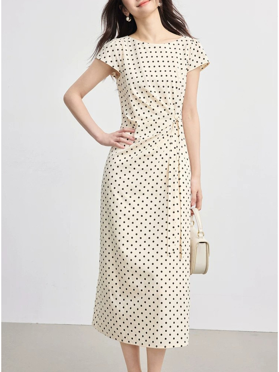Váy maxi chữ A thắt eo họa tiết chấm bi đen trắng tay ngắn xẻ tà — Điểm đen Apricot Bottom chi tiết 1