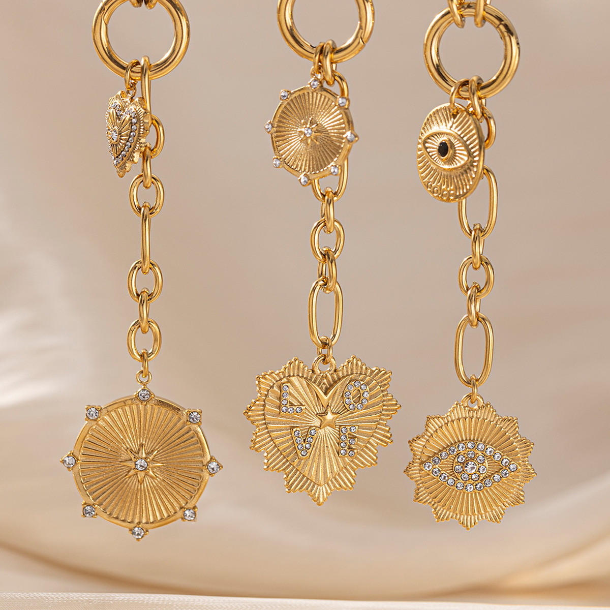Tena collar de acero inoxidable europeo y americano femenino no se desvanece, diamante a rayas, collar colgante de ojo de diablo, joyería transfronteriza femenina