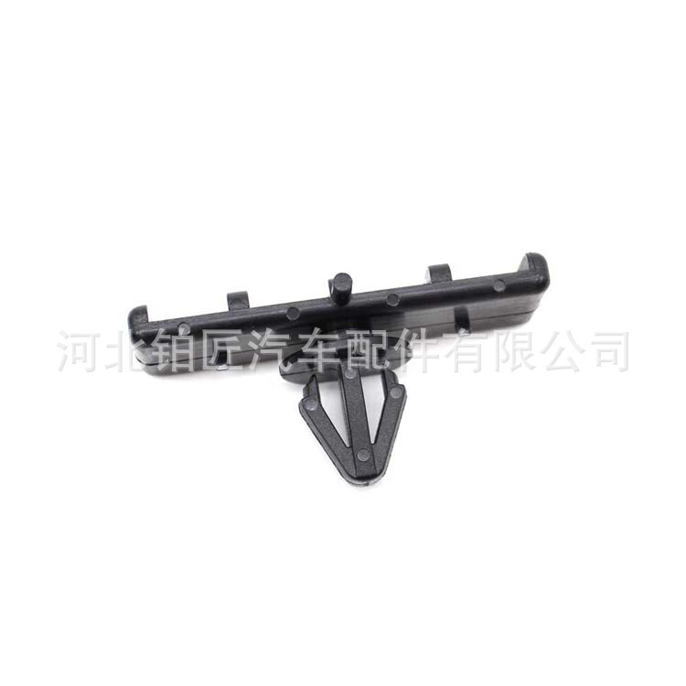 F4ZZ6310182A is suitable for the Ford Mustang car rocker arm plate decorative clip fastener