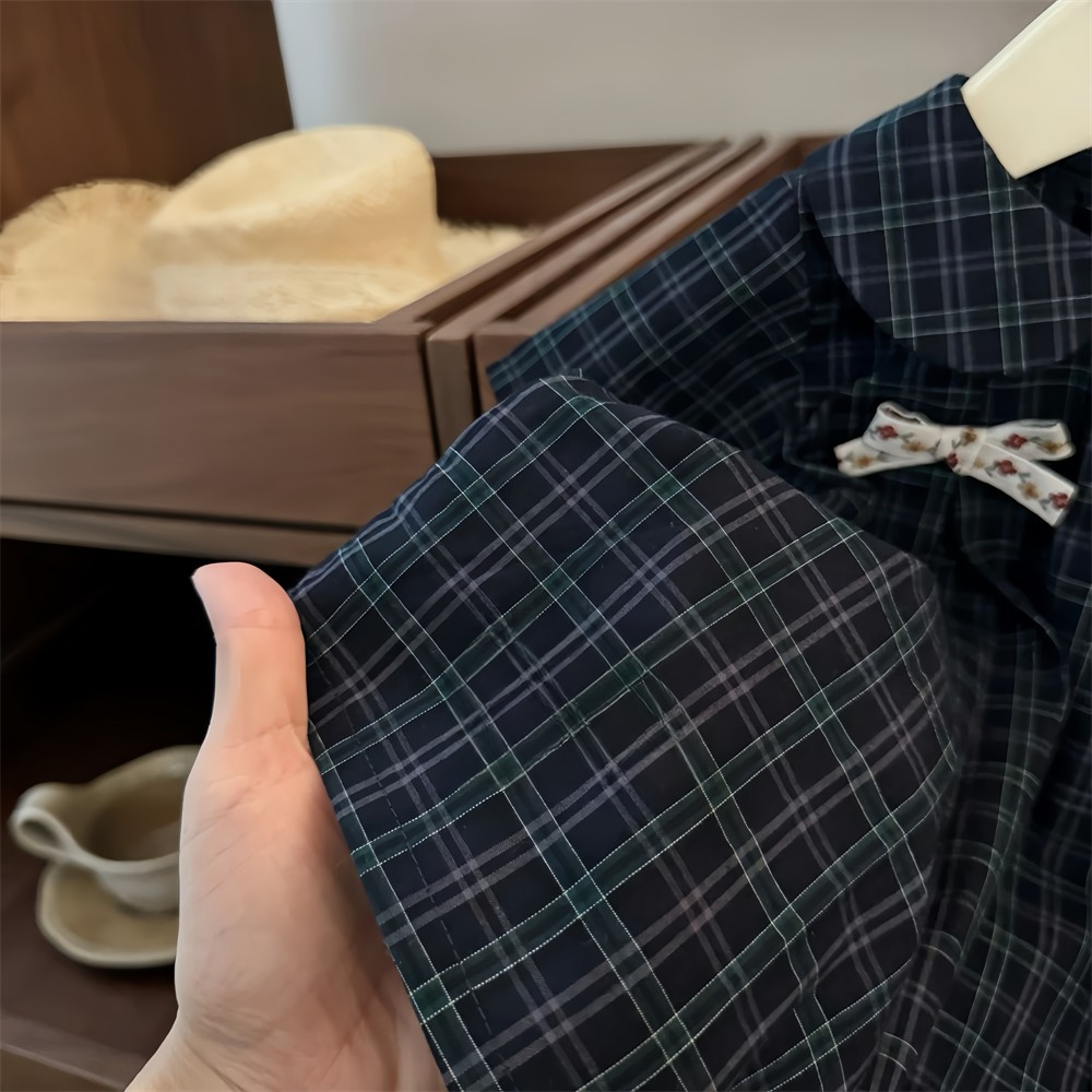 [Xianning Seven] ¡Sentido avanzado! Vestido de muñeca a cuadros retro estilo universitario con lazo floral de bebé femenino