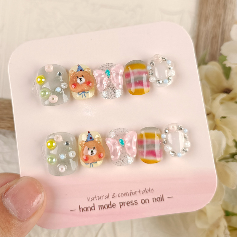 10 Pieces of Cute Bear Nail Patches, Sweet Bow Diamond Manicure, Handmade Phototherapy Wearable Nails