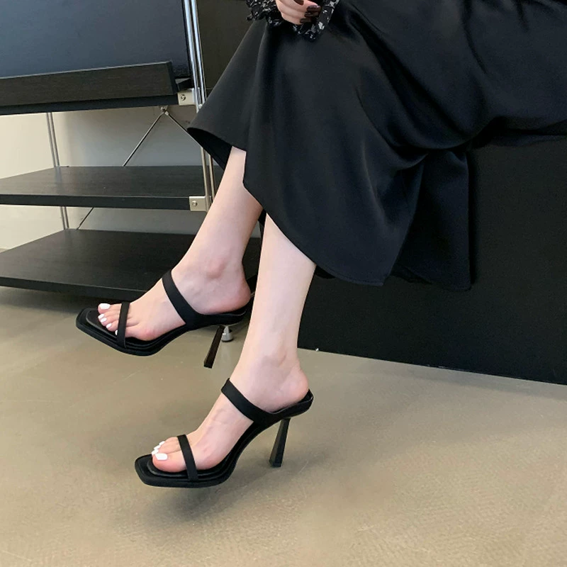 Summer fashionable universal sandals with a strap, 2024 years, internet celebrity, suitable with a skirt