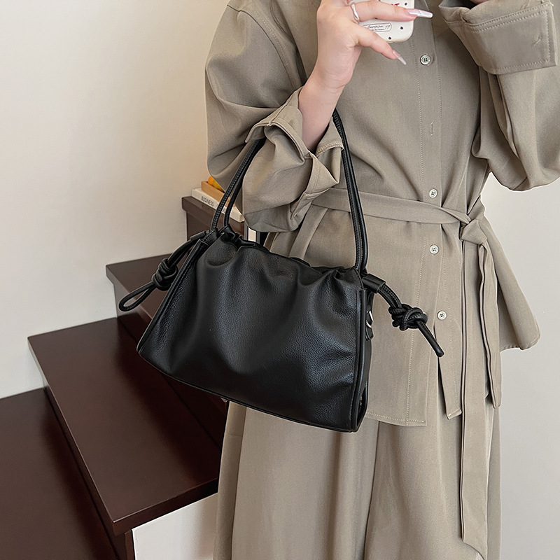 Bolsos populares de este año, nuevos bolsos de verano 2025, bolsos de hombro simples y versátiles, bolsos de mensajero casuales de gran capacidad