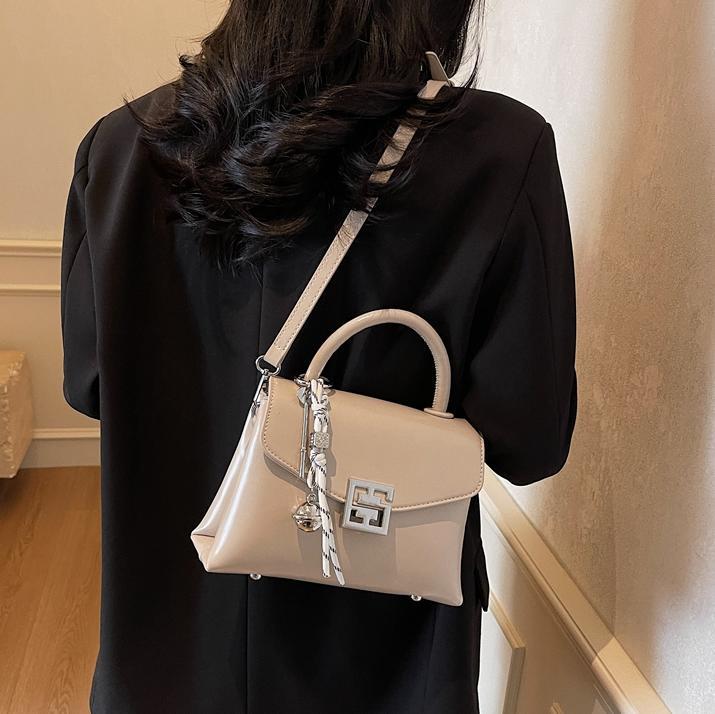 Tendencia versátil bolso de mano 2025 nuevo estilo estilo extranjero de alta sensación bolso de hombro nicho bolso de mujer