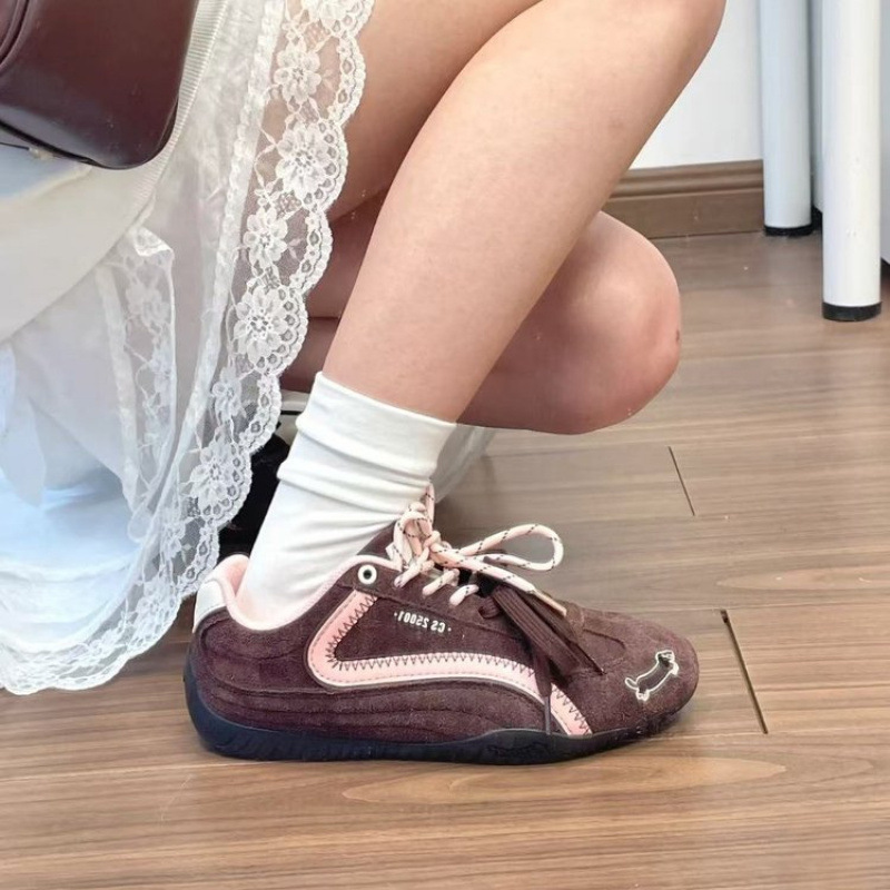 Zapatos de carreras de perro salchicha marrón para mujeres 2026 nuevos zapatos de entrenamiento alemán ligeros transfronterizos transpirables