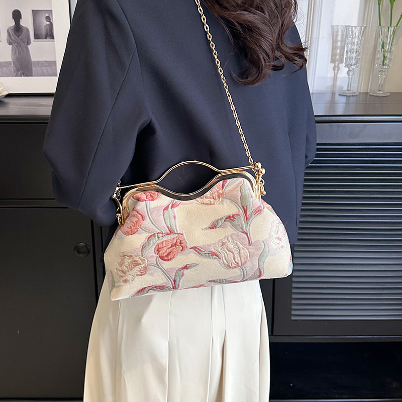 Nuevo estilo chino bolsa de cadena 2023 nuevo estilo clip boca bolso estilo étnico flor bolsa de hombro bolsa de mensajero de las mujeres