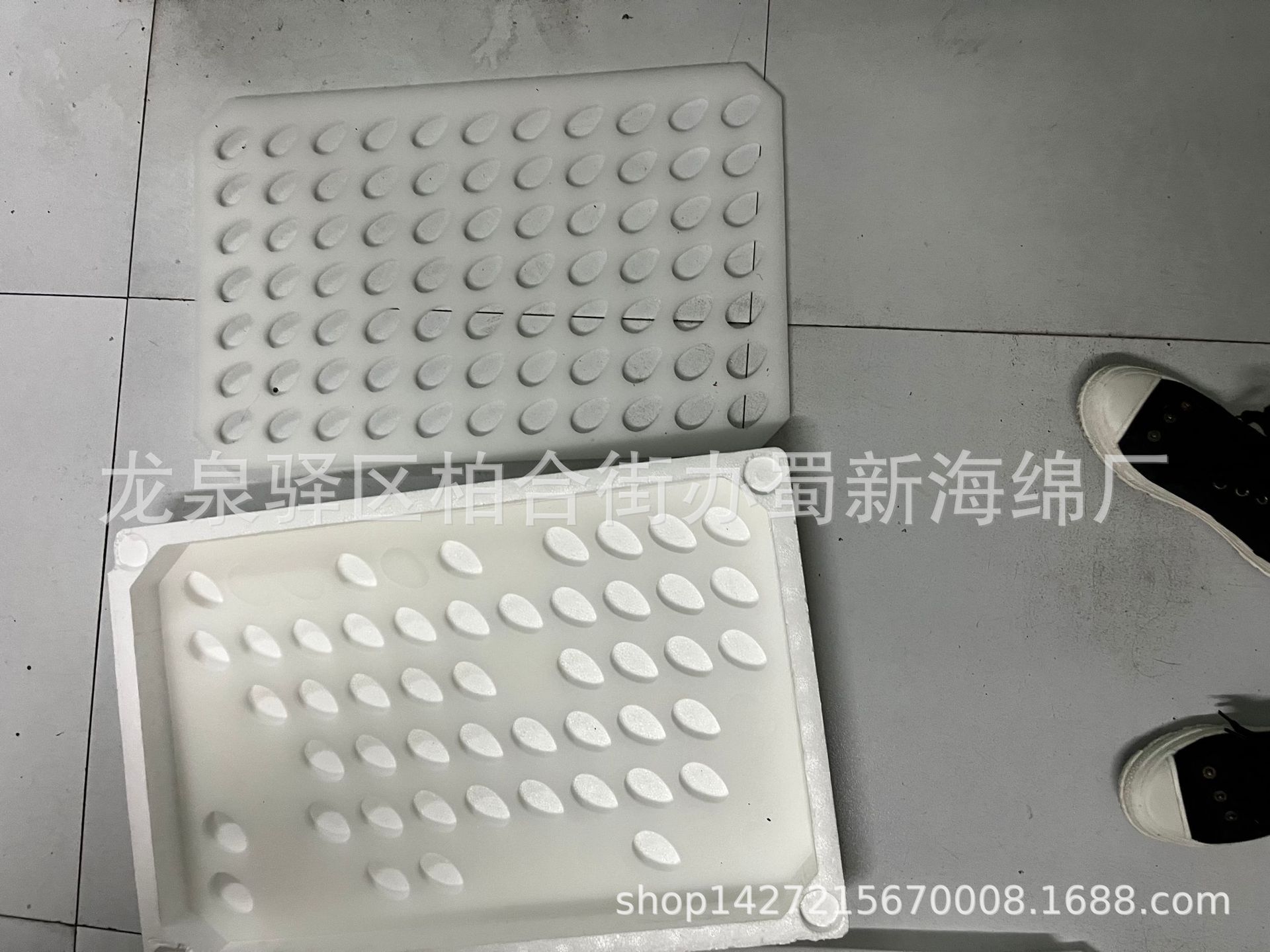 厂家供应白色66枚77枚成型异形草莓海绵包装/白色草莓海绵