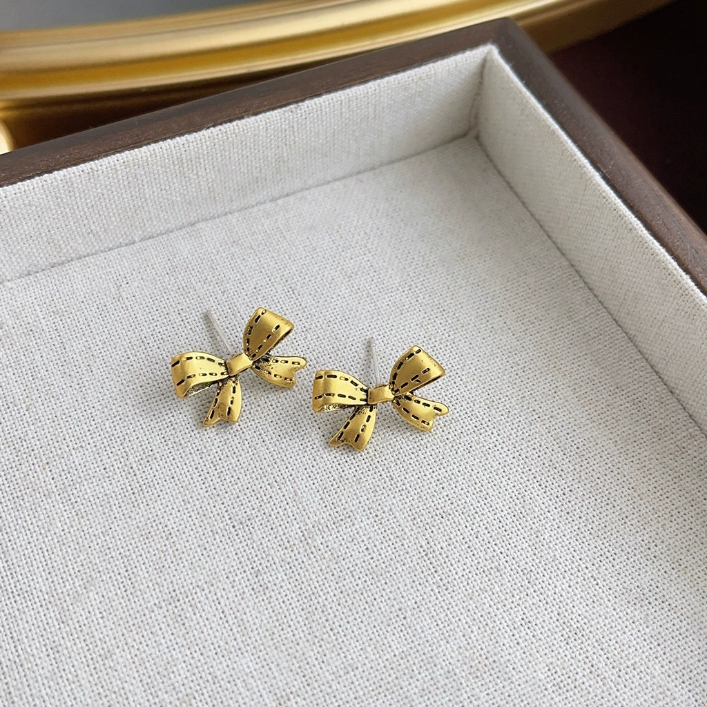 Retro Pearl Earrings, 925 Silver Posts, Light Luxury Vintage Geometric Style