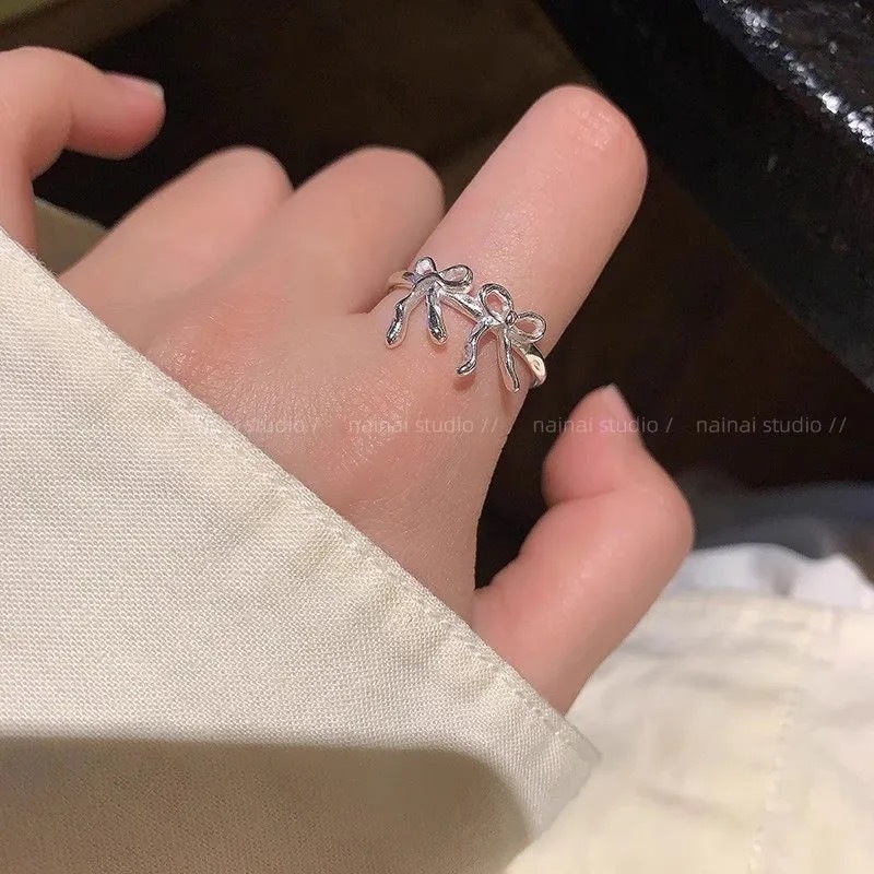 Ballet Bowknot ~ Silberner minimalistischer Ring im koreanischen Stil, exquisites Nischendesign für den Zeigefinger, einzigartiger Ring für Damen_voghion.com