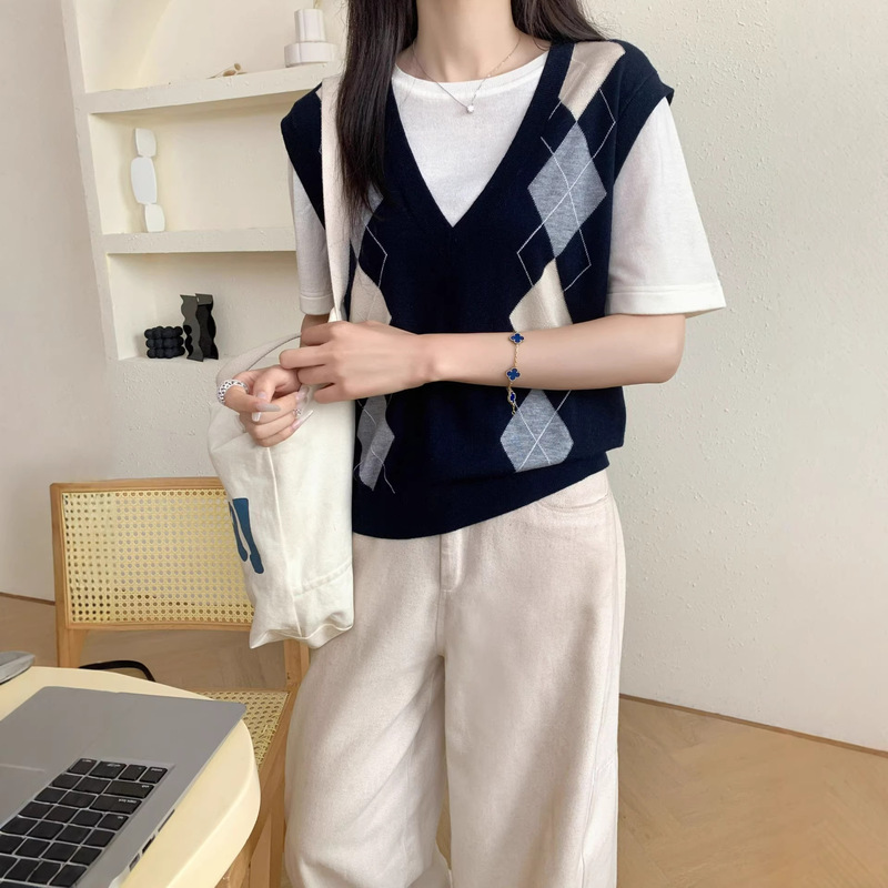 Summer Silk Short-Sleeve Faux Two-Piece Color-Block Knit T-Shirt for Women, Loose Diamond-Shaped Jacquard Fashion Thin Top Summer Silk Short-Sleeve Faux Two-Piece Color-Block Knit T-Shirt for Women, Loose Diamond-Shaped Jacquard Fashion Thin Top