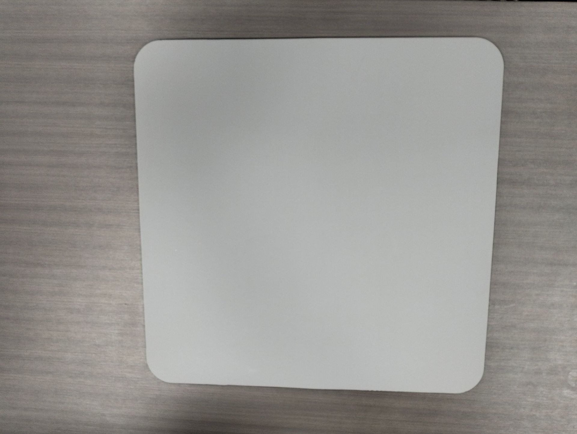 회색