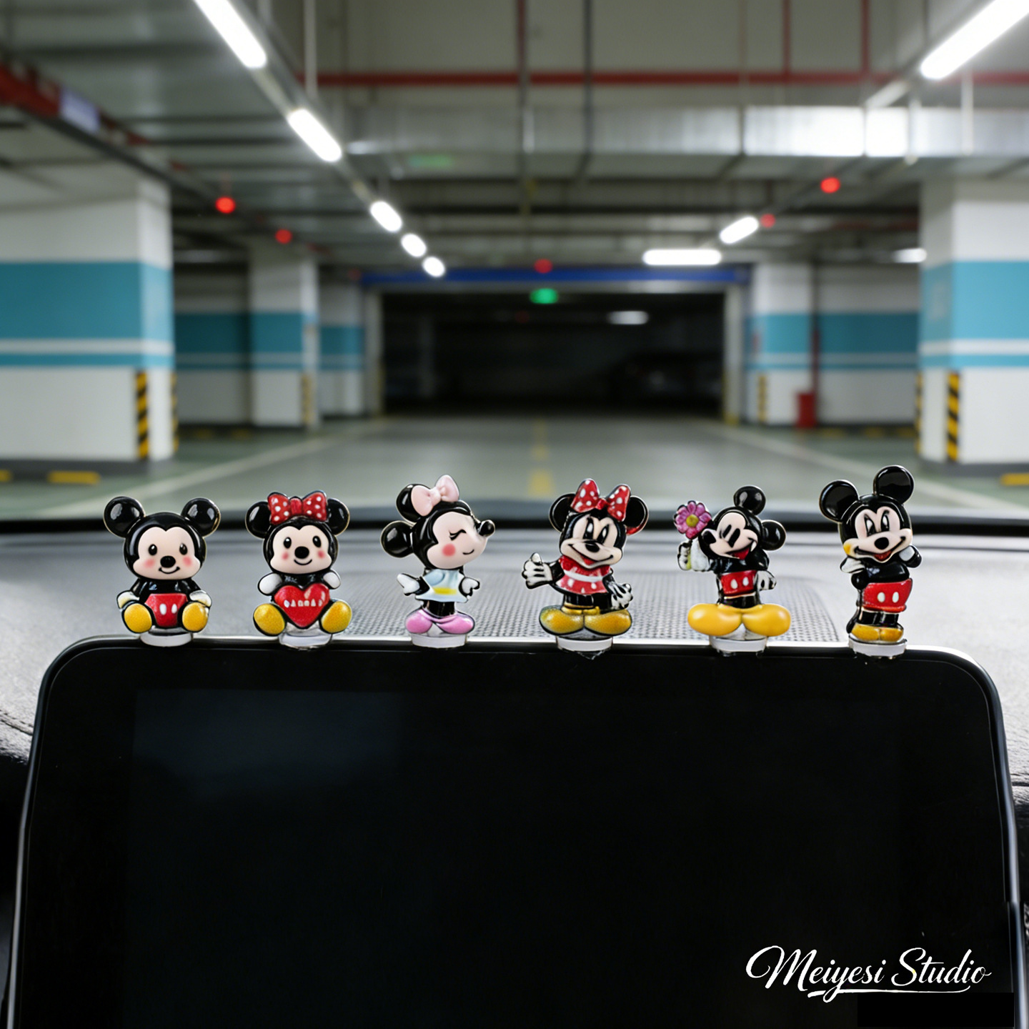 Cute y lindo consola central decoraciones interiores de automóviles de dibujos animados decoraciones de automóviles eléctricos muñecas creativas decoraciones