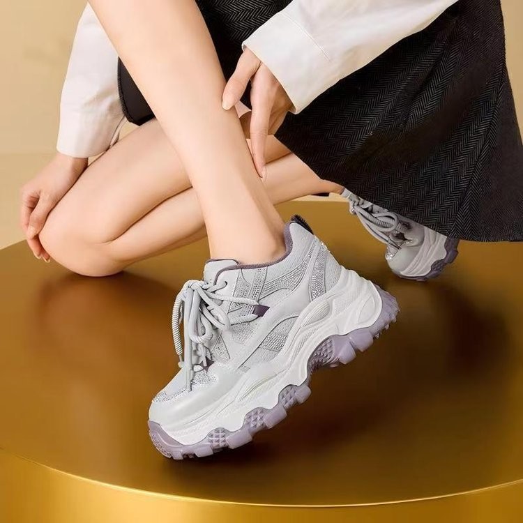 Aumentar la altura de la base gruesa de los zapatos de papá para mujeres 2026 primavera y otoño nueva moda de diamante de moda universal zapatos casuales de mujer zapatos deportivos