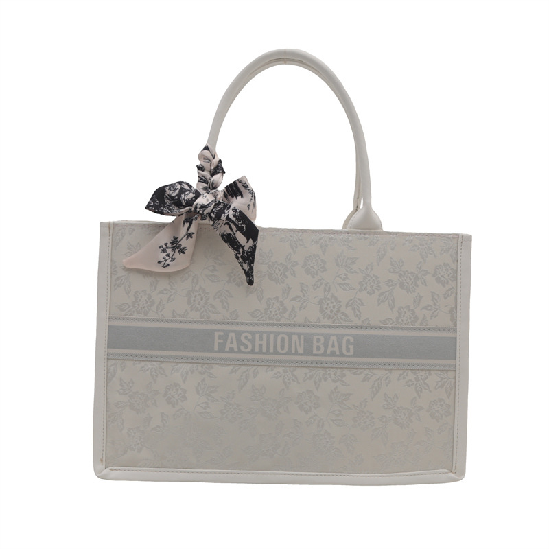 Nueva bolsa china de estilo nacional para mujeres de gran capacidad 2024 nueva bolsa de hombro de verano nueva bolsa especial