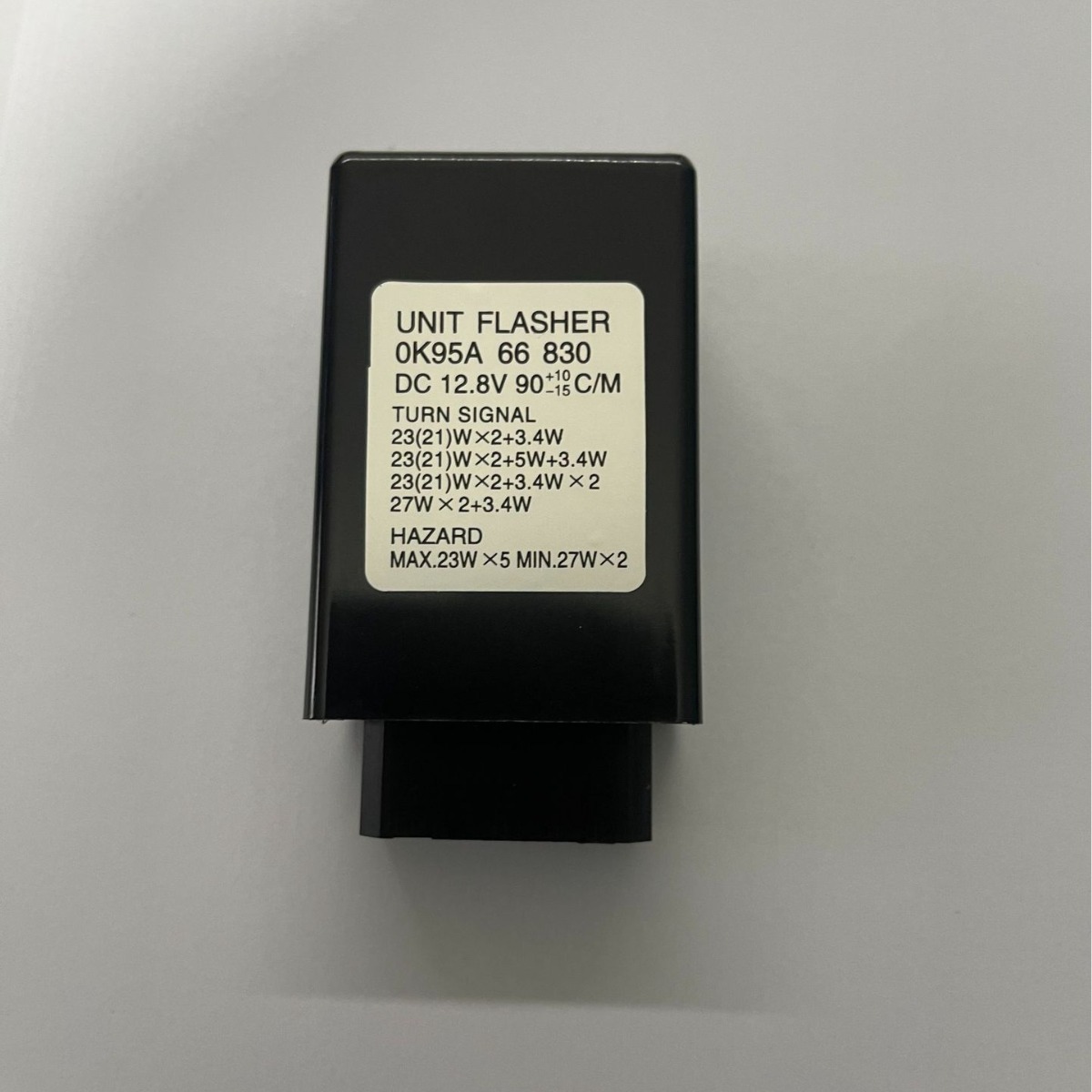 起亚10脚汽车闪光继电器OK95A66830