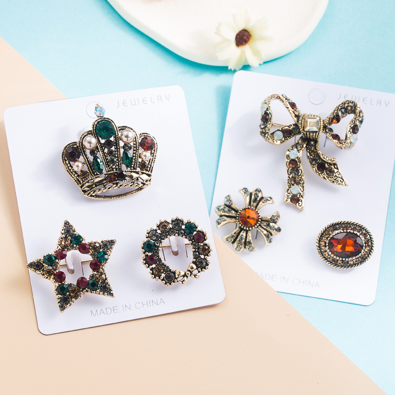 Europe and America fashion New products alloy Diamond Three Sternum Brooch senior A small minority temperament Versatile suit Jewelry