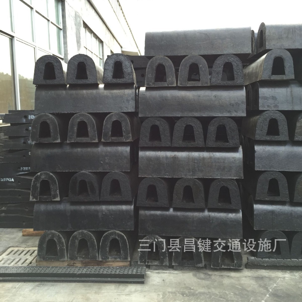 D400*1000L橡胶护舷  码头船用防撞护舷 船只靠泊用D型橡胶护舷