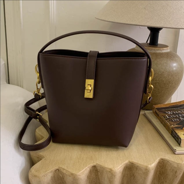 2025 nuevo invierno de alta calidad sensación de gran capacidad bolso de mano de moda de hombro de mujer bolso de cubo de viaje