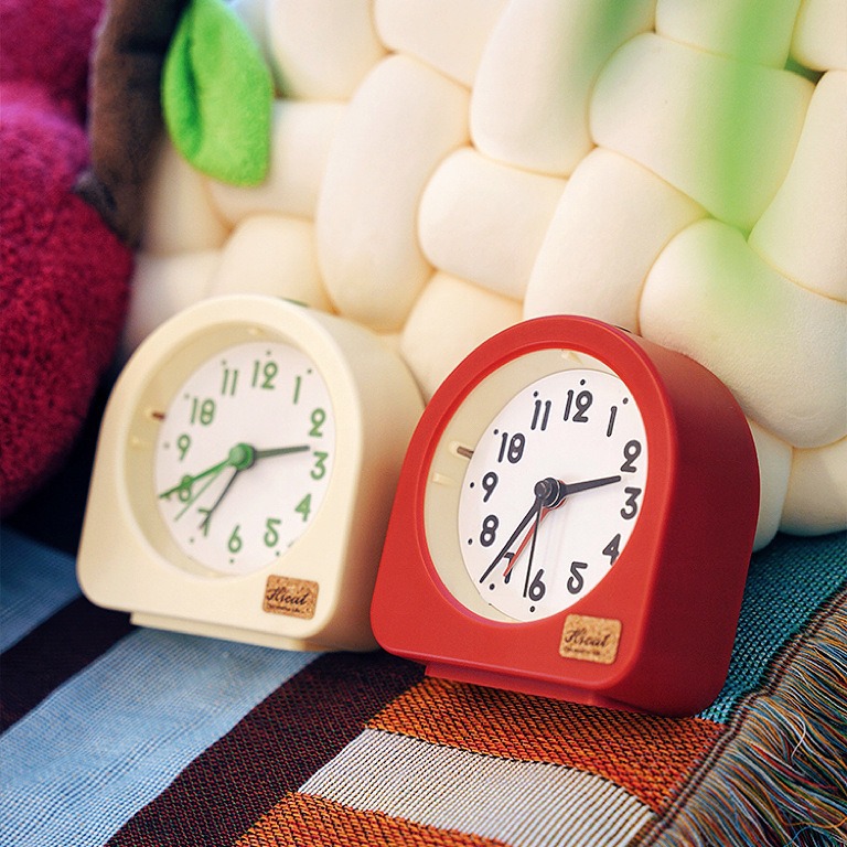 Arched Small Alarm Clock with Contrasting Colors, Simple, Modern and Cute Ornaments, Home Desktop Personalized Creative Christmas Decoration Gifts