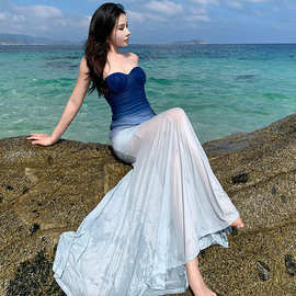 法式蓝色渐变抹胸连衣裙长款高级感收腰包臀鱼尾裙海边度假风长裙