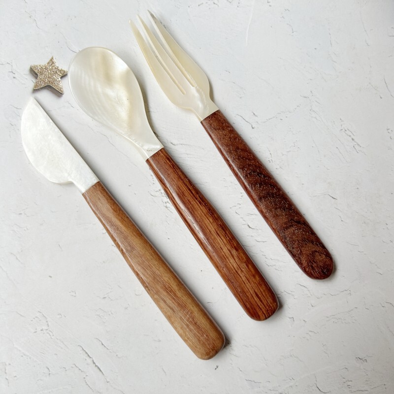 Natural Shell Spoon Creative Tableware Salad Dessert Wooden Handle Long Handle Caviar Spoon Conch Shell Knife Three-Piece Set Natural Shell Spoon Creative Tableware Salad Dessert Wooden Handle Long Handle Caviar Spoon Conch Shell Knife Three-Piece Set
