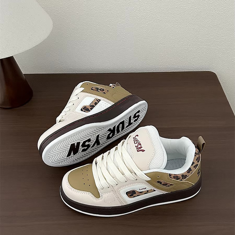 Korean-Style Niche Color-Blocking Design Low-Top Casual Sneakers for Women, 2025 Winter Couple Student Loafers