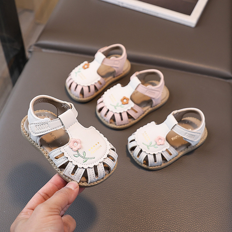 Baby Girl Sandals Summer New National Style Embroidered Girls Leather Shoes Little Girl Princess Shoes Baby Soft Sole Toddler Shoes