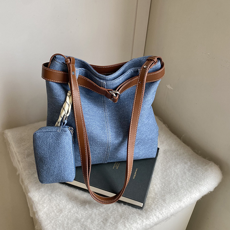 Bolso de mujer moda casual bolso de mujer invierno nuevo estilo coreano de gran capacidad de viaje al trabajo mochila textura superior